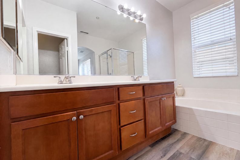 Photo 12 of 25 of 41534 King Palm Ave, Murrieta, CA