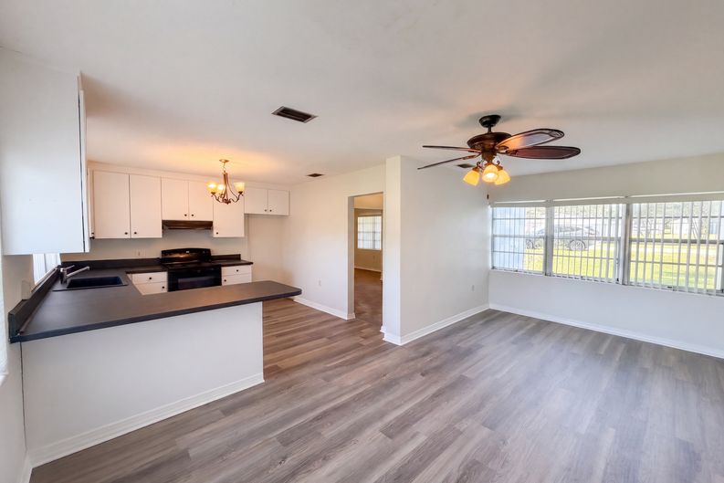 Photo 17 of 21 of 1305 W Spencer St, Plant City, FL
