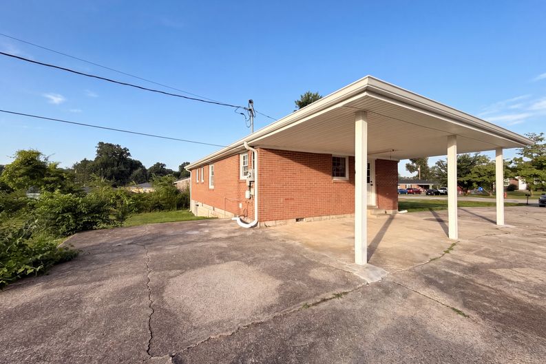 Photo 16 of 17 of 112 Norris Dr, Clarksville, TN