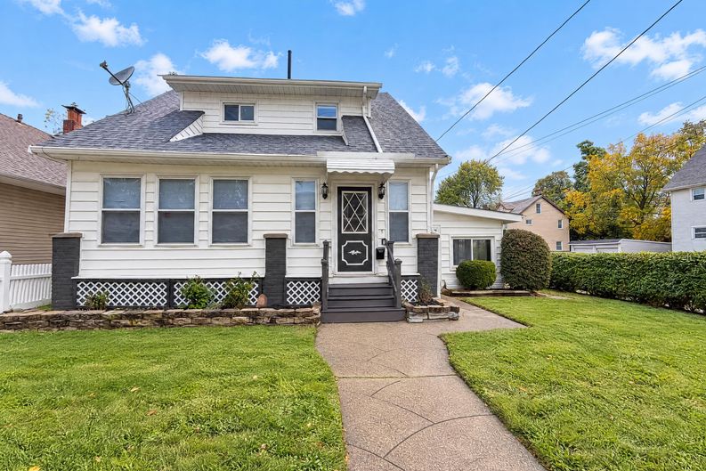 Photo 6 of 44 of 4202 Gifford Ave, Cleveland, OH