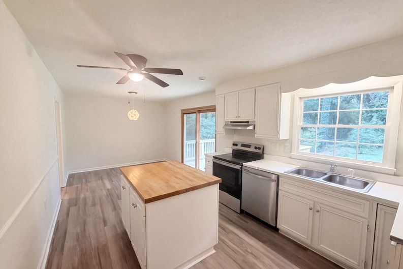 Photo 6 of 23 of 1181 Bouldercrest Cir, Watkinsville, GA