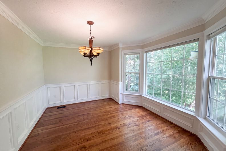 Photo 9 of 27 of 11301 Willowdale Dr, Germantown, MD