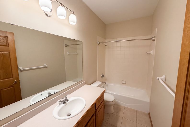Photo 28 of 35 of 3264 Richmond Alcove, Woodbury, MN