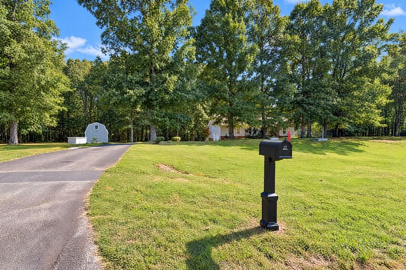 Photo 20 of 24 of 4300 Peeksville Rd, McDonough, GA