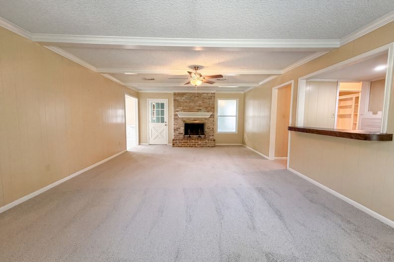 Photo 3 of 26 of 17406 Ridge Top Dr, Houston, TX