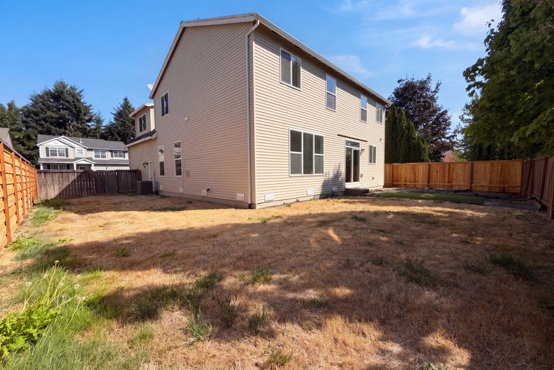 Photo 5 of 25 of 34050 SE Sturgeon St, Scappoose, OR
