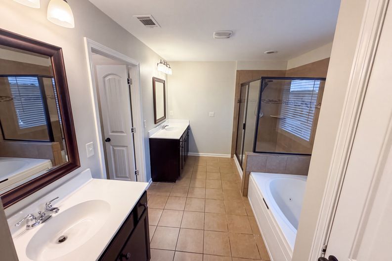 Photo 16 of 24 of 2772 Bluestone Dr SW, Atlanta, GA
