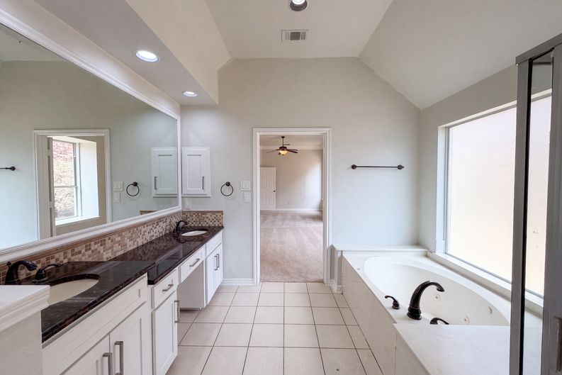 Photo 20 of 26 of 8703 Stonecrest Dr, Irving, TX