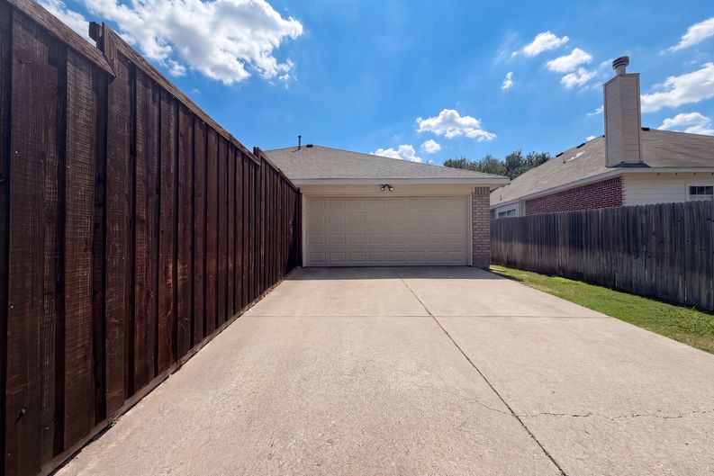 Photo 14 of 15 of 6312 Candletree Ln, McKinney, TX