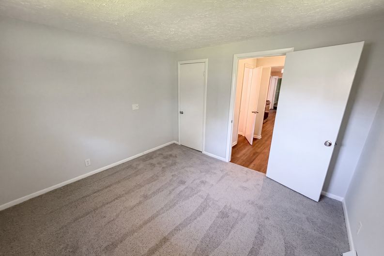 Photo 13 of 19 of 2434 W 67th St, Indianapolis, IN
