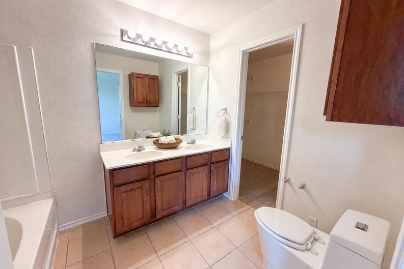 Photo 15 of 20 of 206 Almquist St, Hutto, TX