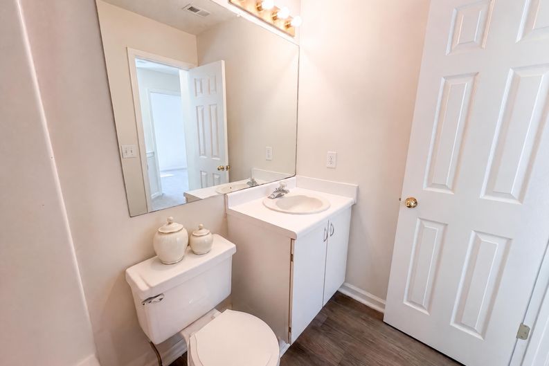 Photo 15 of 21 of 1337 Parkside Club Dr, Lawrenceville, GA