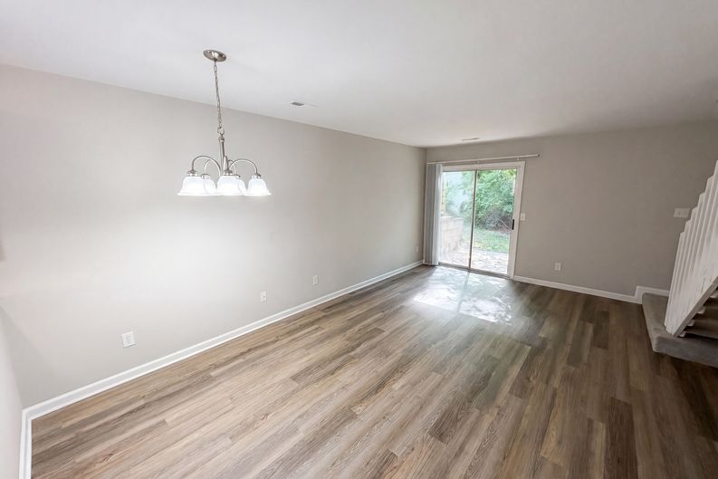 Photo 10 of 19 of 4037 Briarhill Dr, Charlotte, NC
