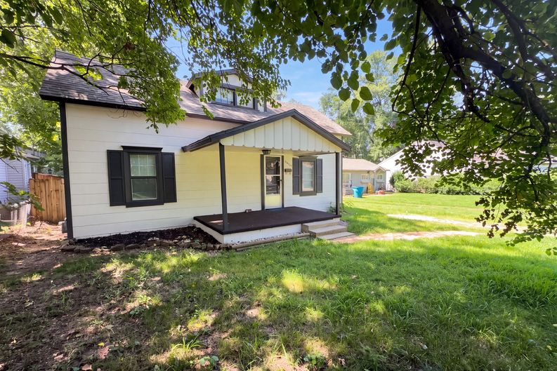 Photo 24 of 29 of 1446 E Whiteside St, Springfield, MO