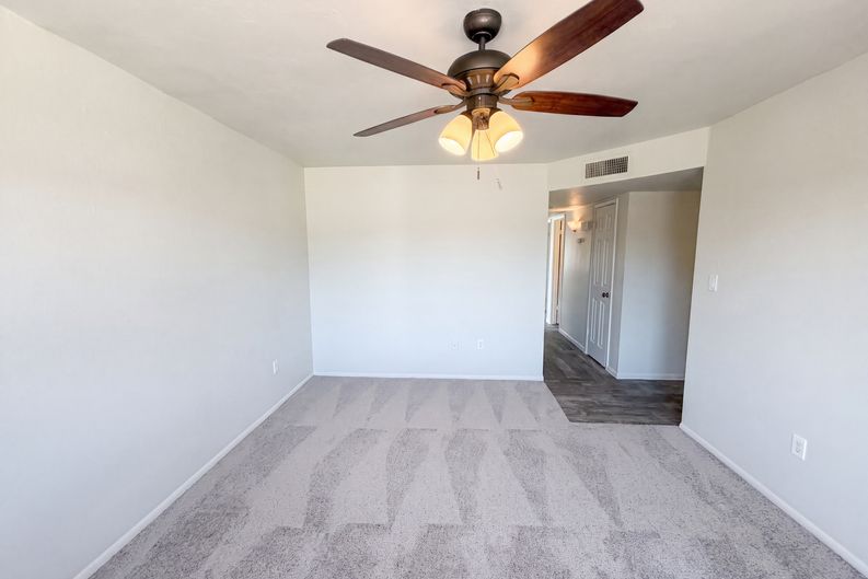 Photo 4 of 25 of 5908 W Calavar Rd, Glendale, AZ