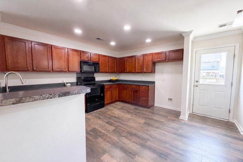 Photo 6 of 17 of 211 Emerald Isle Dr, Moncks Corner, SC