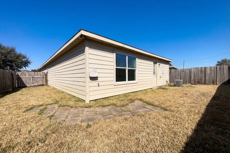 Photo 5 of 16 of 7015 Rosebud Hollow Ln, Richmond, TX