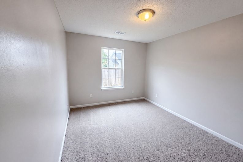 Photo 7 of 16 of 237 Arthurdale Dr, West Columbia, SC