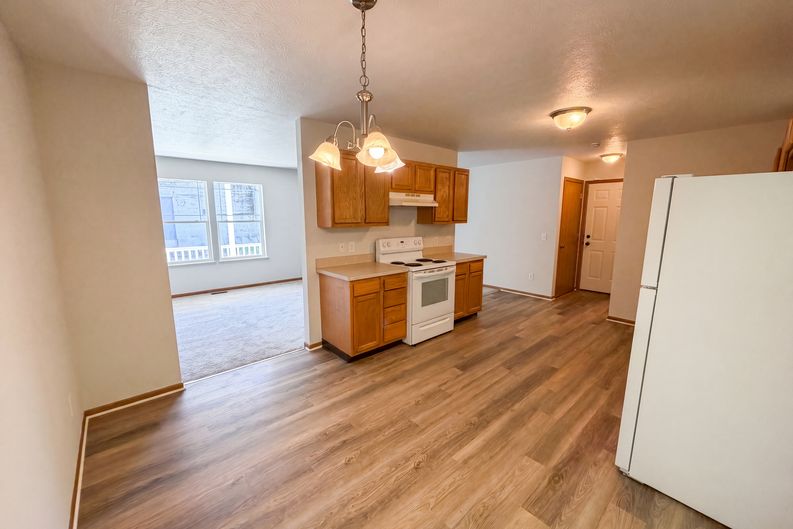 Photo 6 of 19 of 1004 Bellows St, Akron, OH