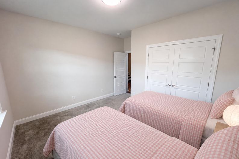Photo 26 of 36 of 6109 Balham Ct, Charlotte, NC