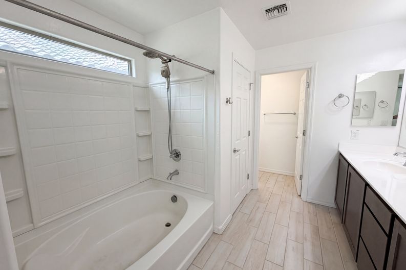 Photo 11 of 26 of 5728 W Raymond St, Phoenix, AZ