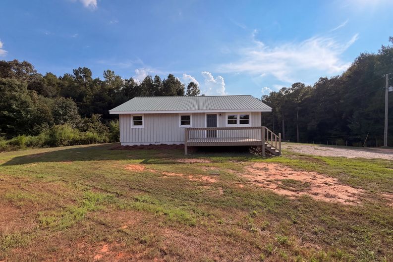 Photo 31 of 41 of 204 Jim Grizzle Rd, Royston, GA