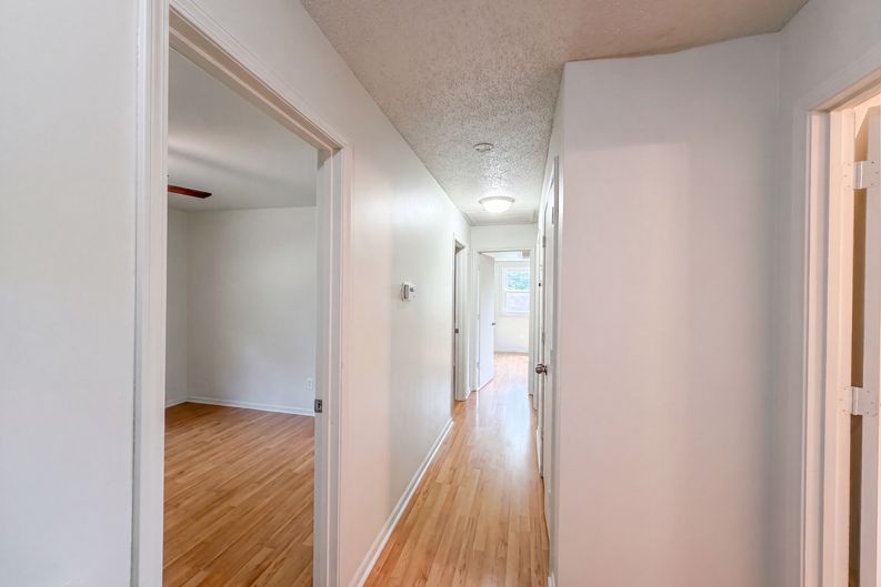 Photo 16 of 39 of 14224 S Raintree Dr, Olathe, KS