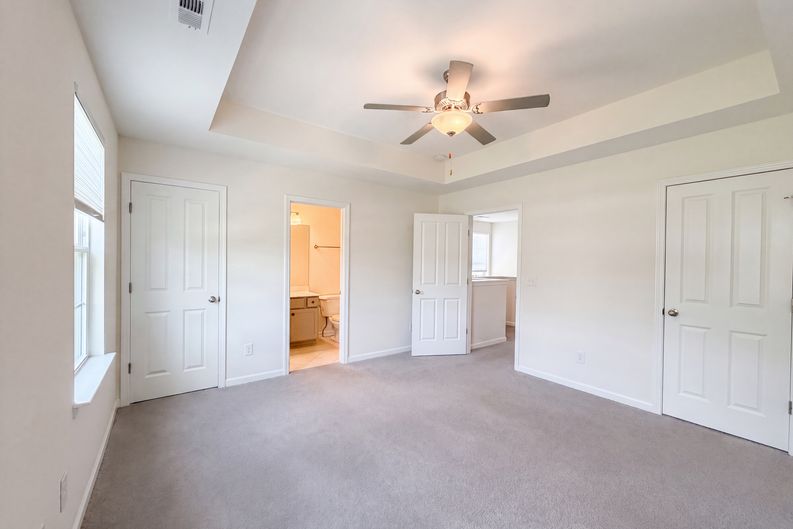 Photo 17 of 31 of 200 Kinsale Dr, Spring Hill, TN