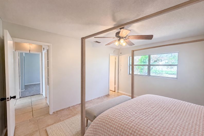 Photo 4 of 13 of 1100 Carefree Cove Dr, Winter Haven, FL