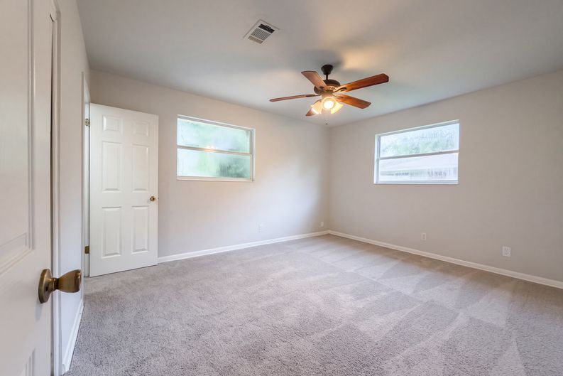 Photo 4 of 22 of 5082 San Clerc Rd, Jacksonville, FL