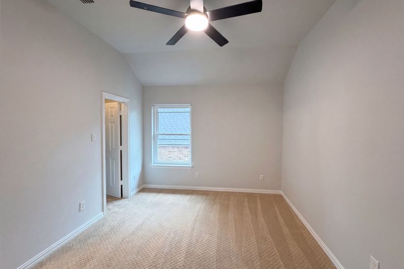 Photo 9 of 24 of 4536 Risinghill Dr, Plano, TX