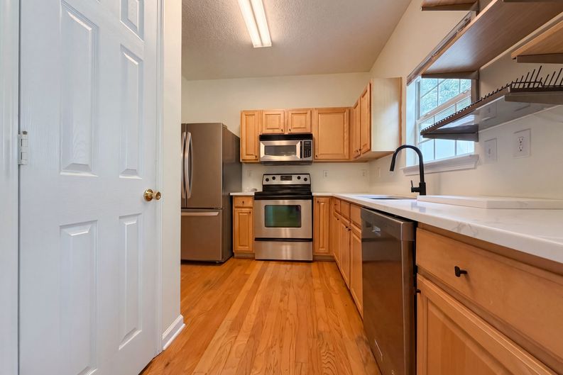 Photo 9 of 20 of 2350 Heritage Park Cir NW, Kennesaw, GA