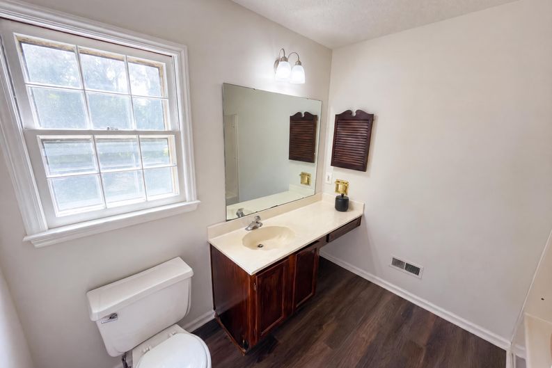 Photo 10 of 19 of 8909 Danson Dr, Charlotte, NC
