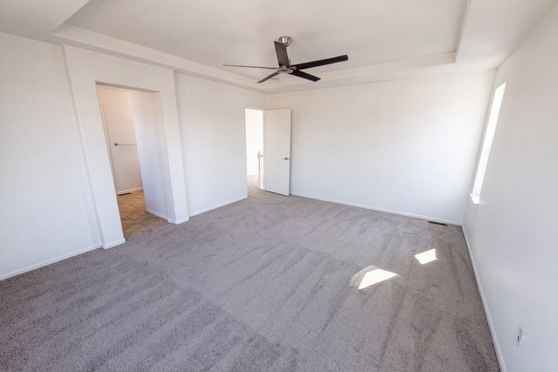 Photo 4 of 31 of 10253 Uravan St, Commerce City, CO