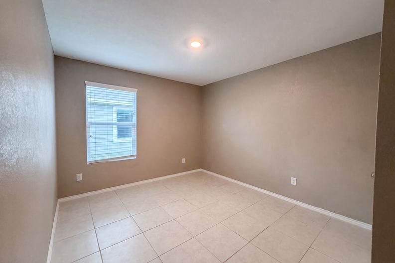 Photo 7 of 20 of 5832 Timber Point Dr, Princeton, TX
