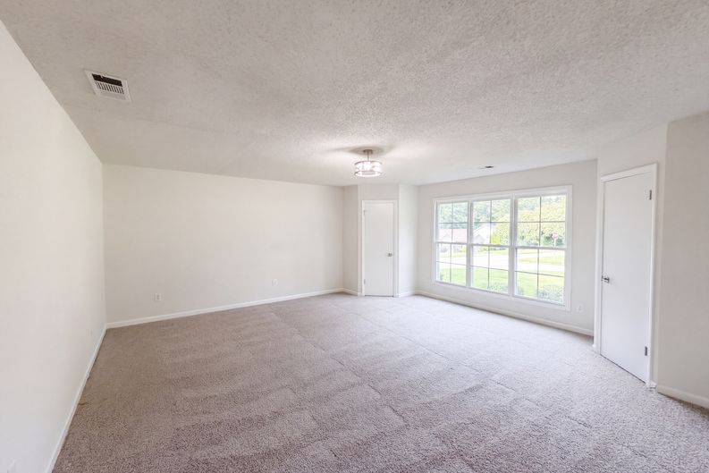 Photo 4 of 25 of 6120 Dorchester Dr, Rex, GA