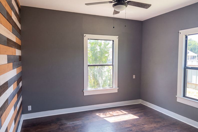 Photo 11 of 19 of 606 N Cedar St, Seymour, TX