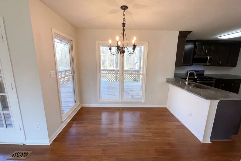 Photo 6 of 28 of 1012 Crown Corners Dr, McDonough, GA