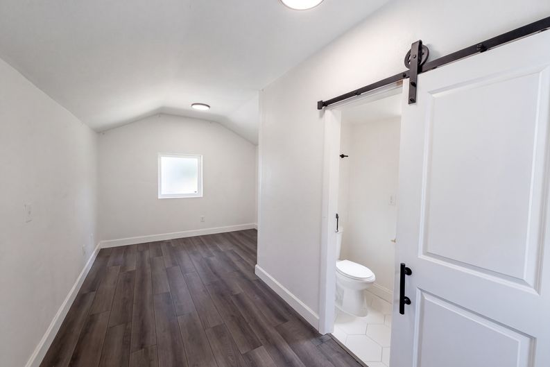 Photo 8 of 15 of 212 W Hiawatha St, Tampa, FL