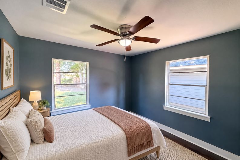 Photo 14 of 27 of 7405 Sterlingshire St, Houston, TX