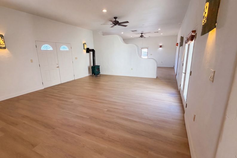 Photo 12 of 66 of 51340 W Iver Rd, Aguila, AZ