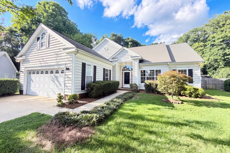 Photo 14 of 17 of 8536 Albury Walk Ln, Charlotte, NC