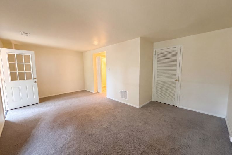 Photo 16 of 48 of 8641 Centerton Ln, Manassas, VA