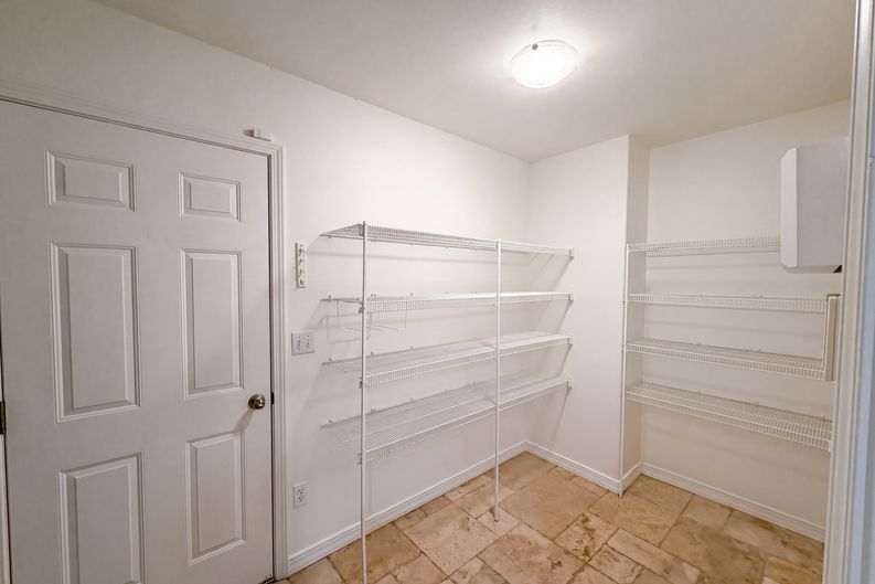 Photo 19 of 26 of 866 S 1580 W, Lehi, UT