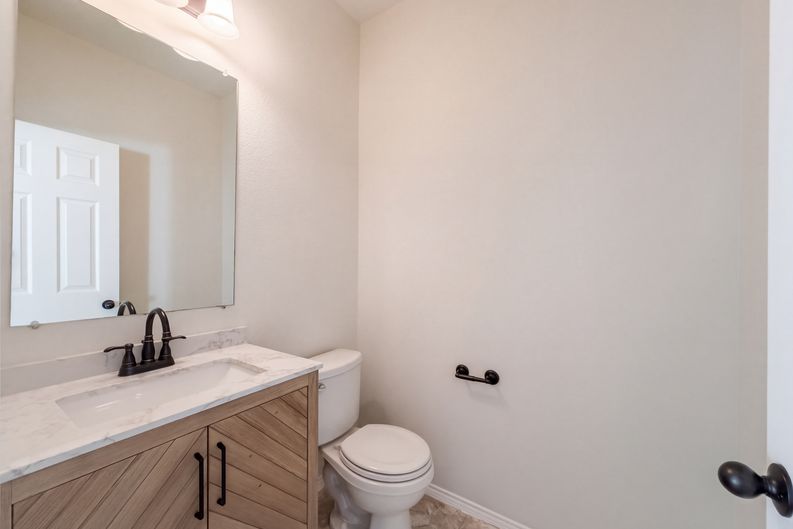 Photo 9 of 19 of 9000 Blackstone Dr, Aubrey, TX