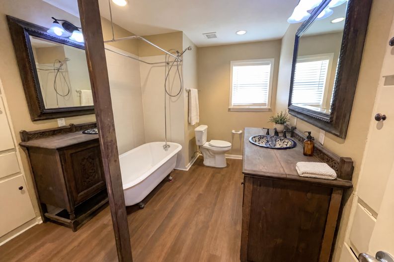 Photo 6 of 16 of 6817 Chickering Rd, Fort Worth, TX