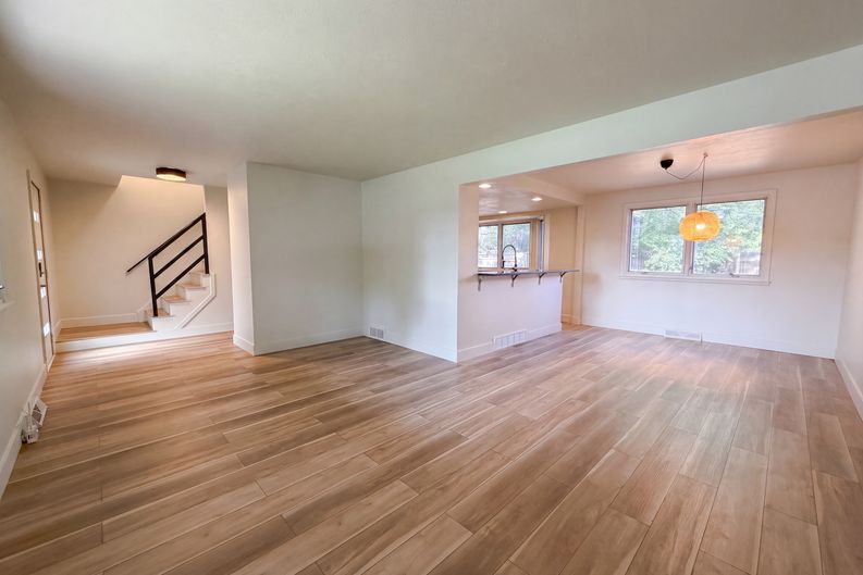 Photo 5 of 43 of 7447 S Ames Ct, Littleton, CO