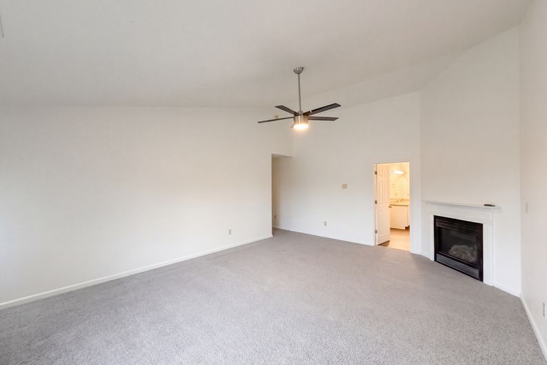 Photo 4 of 29 of 8351 Exton Rd, Indianapolis, IN