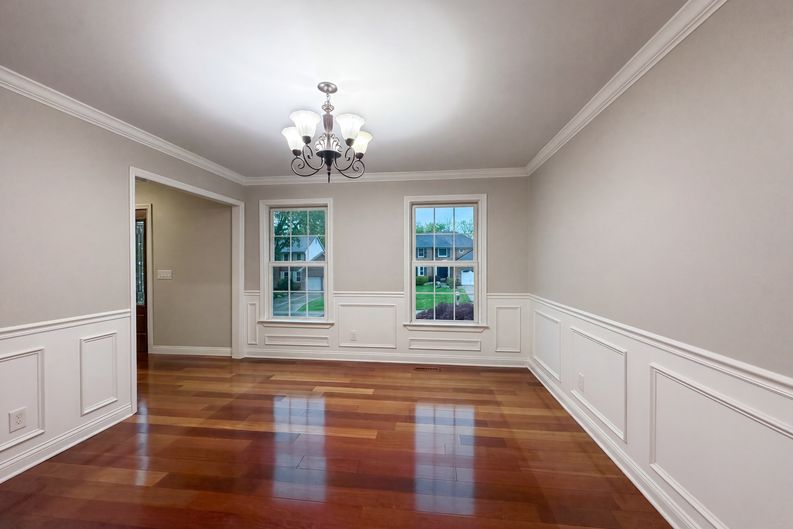 Photo 10 of 32 of 12173 Village Woods Dr, Cincinnati, OH