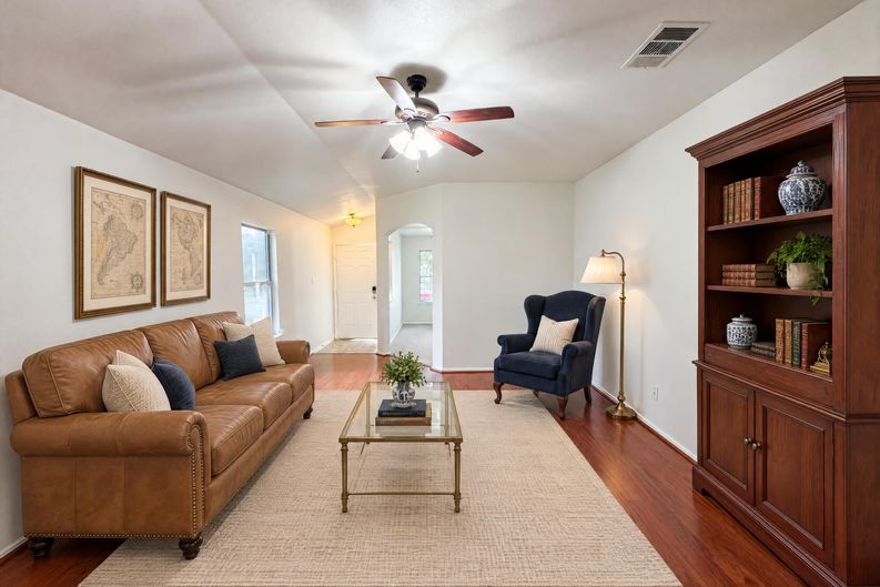 Photo 8 of 16 of 413 E Vega Ln, Killeen, TX